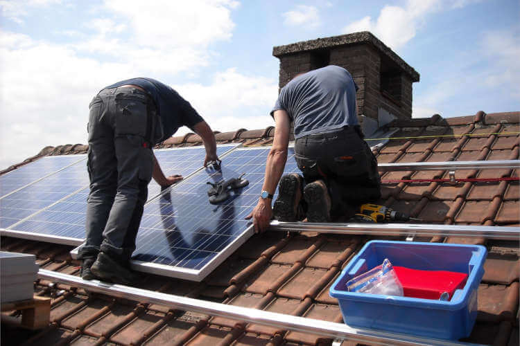 Pflege und Wartung einer Solaranlage