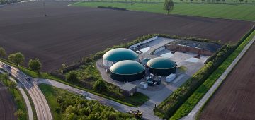 Biogasanlage auf Feld