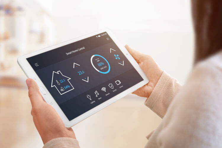 Smart-Home-Funktionen auf einem Tablet